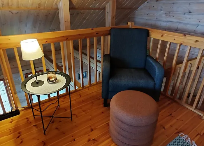 Vihreae Helmi 木屋 *